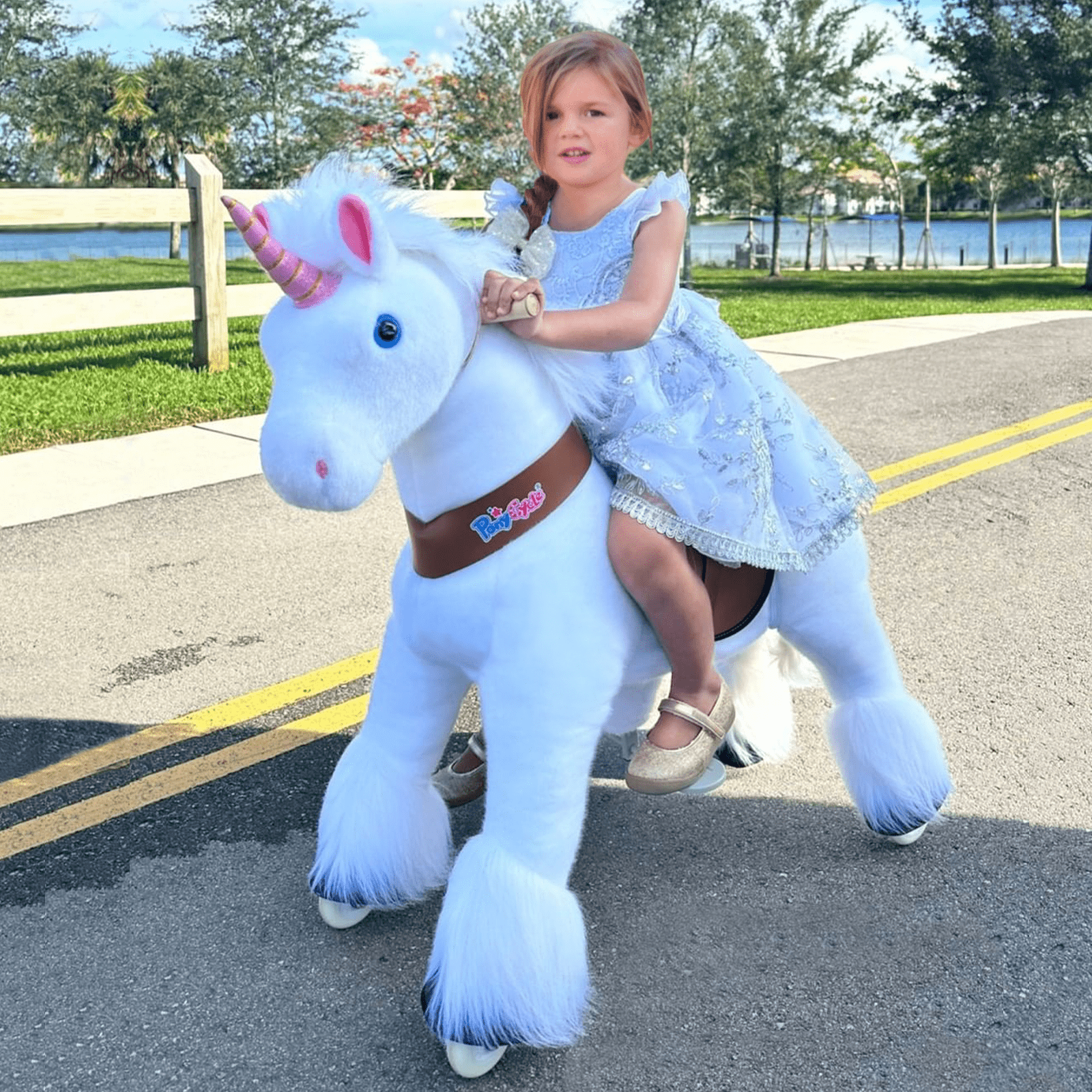 Model U Unicorn Ride-On Toy Age 3-4 White
